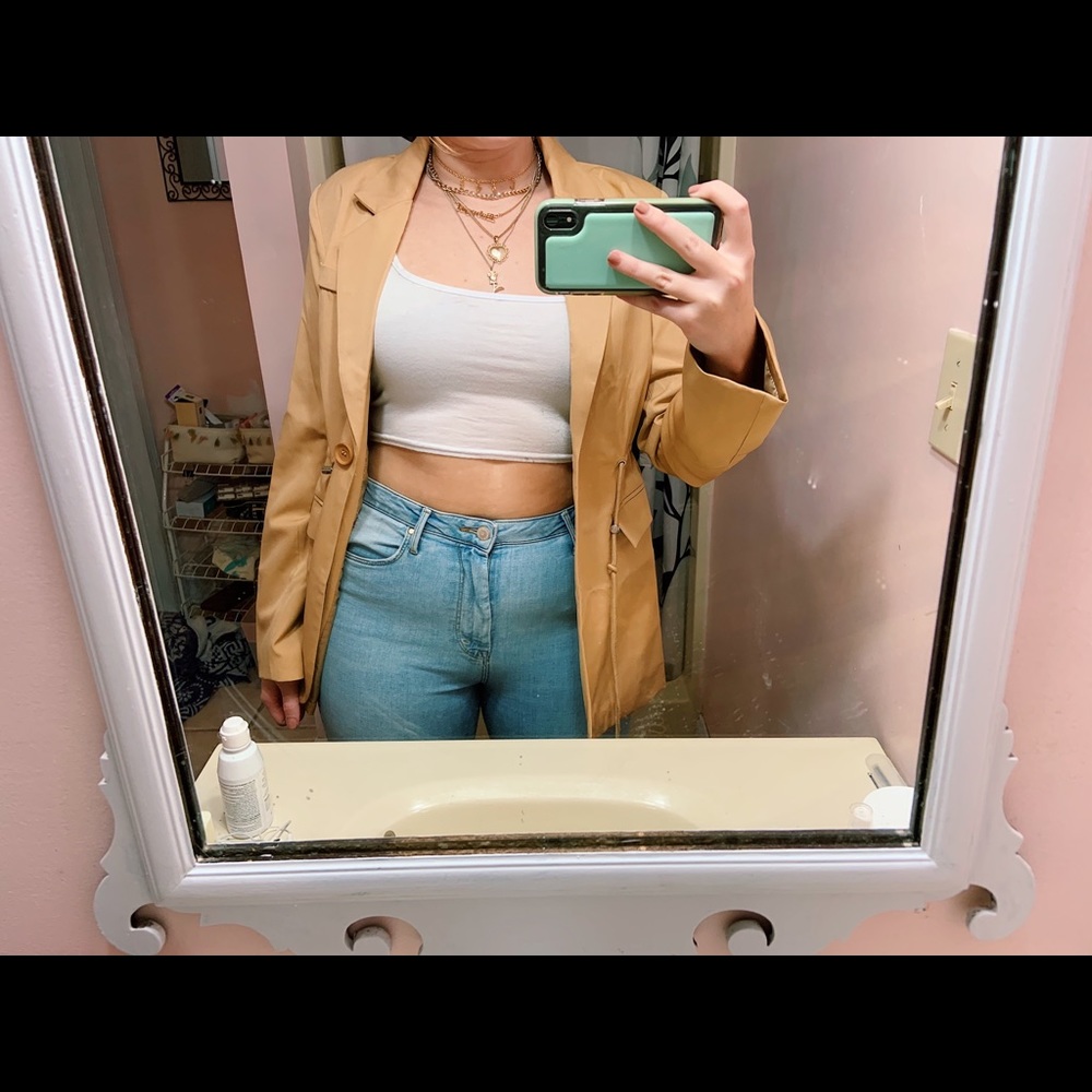 Very cropped white tank top